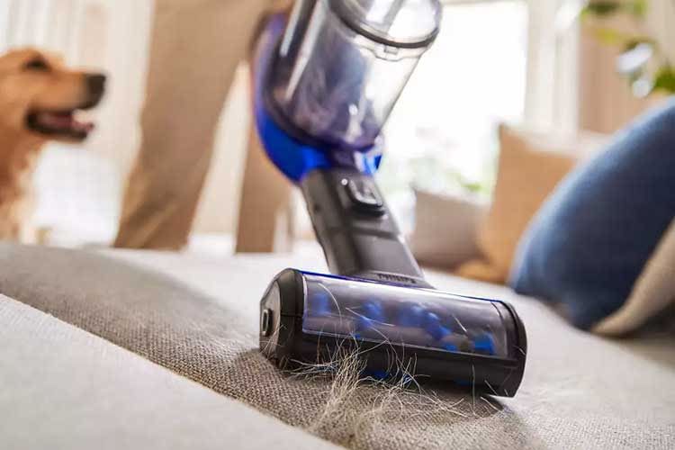 Mit einem Akkusauger, wie Philips SpeedPro Max, fällt jegliche Hausarbeit in Sachen Saugen einfach Mit einem Akkusauger, wie Philips SpeedPro Max, fällt jegliche Hausarbeit in Sachen Saugen einfach