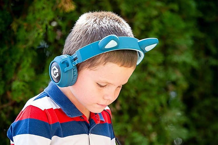 Die PowerLocus Bluetooth Kinderkopfhörer besitzen niedliche Katzenohren, die leuchten können Die PowerLocus Bluetooth Kinderkopfhörer besitzen niedliche Katzenohren, die leuchten können