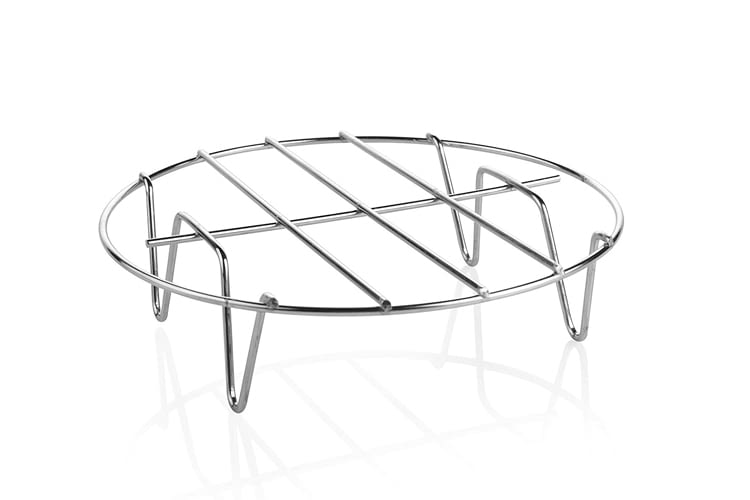 Außer dem Grillrost kann auch eine Pizzapfanne oder Kuchenform eingesetzt werden Außer dem Grillrost kann auch eine Pizzapfanne oder Kuchenform eingesetzt werden