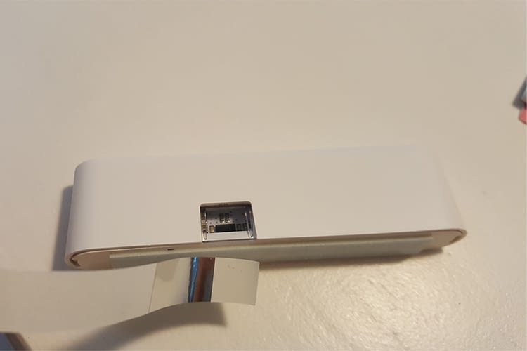 Der optische Fensterkontakt lässt sich unauffälliger anbringen Der optische Fensterkontakt lässt sich unauffälliger anbringen