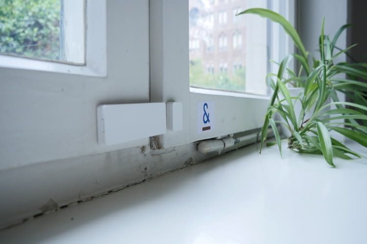 Der Homepilot Fenster-/ Türkontakt kann mit dem Gateway premium verbunden werden Der Homepilot Fenster-/ Türkontakt kann mit dem Gateway premium verbunden werden