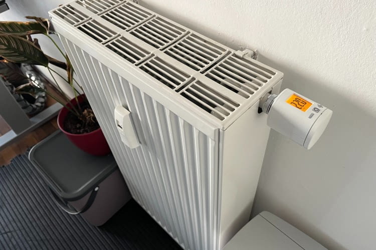 Der HomePilot Thermostat zeigt die genaue Temperatur und kann individuell eingestellt werden Der HomePilot Thermostat zeigt die genaue Temperatur und kann individuell eingestellt werden