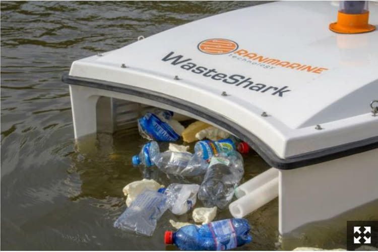 Während seiner Einsatzzeit von bis zu 16 Stunden stößt der Waste Shark absolut keine Emissionen aus Während seiner Einsatzzeit von bis zu 16 Stunden stößt der Waste Shark absolut keine Emissionen aus