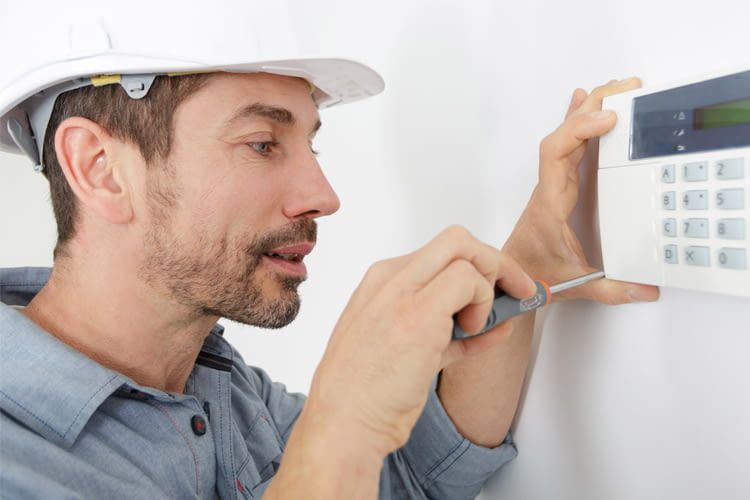 Einige Hersteller bieten die Möglichkeit direkt bei ihnen einen Montageservice zu buchen Einige Hersteller bieten die Möglichkeit direkt bei ihnen einen Montageservice zu buchen