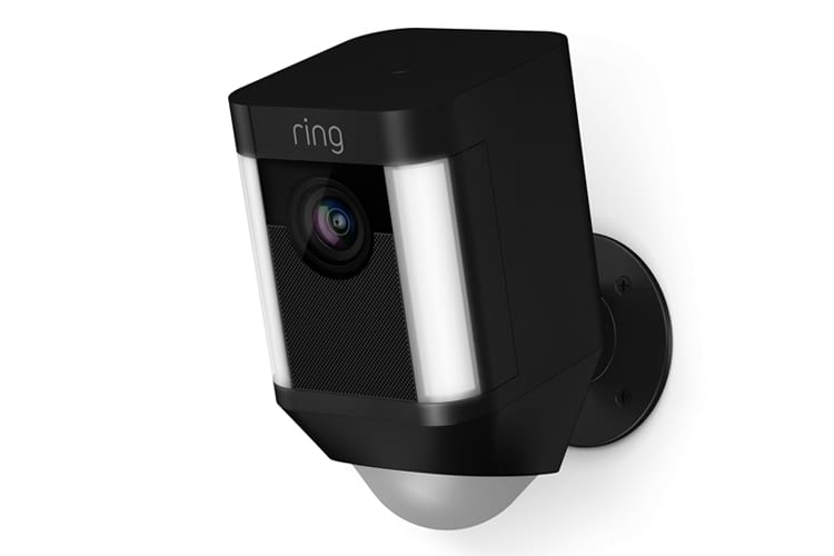 Die Spotlight Cams sind in schwarz und weiß erhältlich – hier Spotlight Cam Akku Die Spotlight Cams sind in schwarz und weiß erhältlich – hier Spotlight Cam Akku