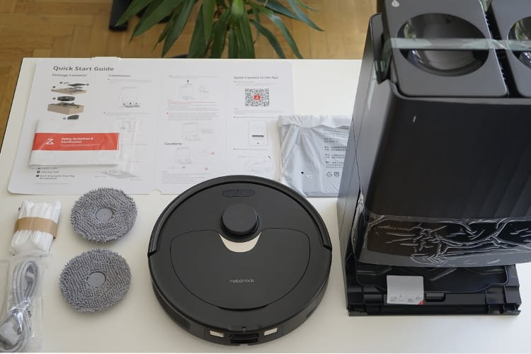 Der Lieferumfang des Roborock Q Revo Saugroboters inkl. Wischmopps Der Lieferumfang des Roborock Q Revo Saugroboters inkl. Wischmopps