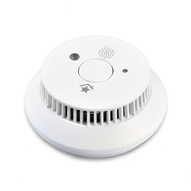 Der innogy SmartHome Rauchmelder sendet die Warnung auch ans Smartphone Der innogy SmartHome Rauchmelder sendet die Warnung auch ans Smartphone