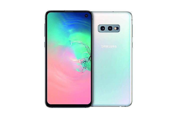 Samsung Galaxy S10e mit Duo-Kamera und Kamera-Loch auf der Vorderseite für die Selfie-Cam Samsung Galaxy S10e mit Duo-Kamera und Kamera-Loch auf der Vorderseite für die Selfie-Cam