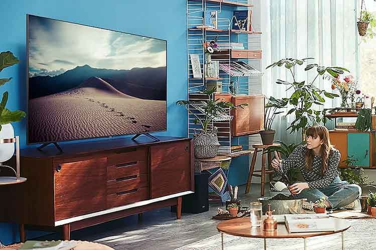 Der 75 Zoll TV Samsung TU8079 bietet einen guten Einstieg in die 75 Zoll Fernseherwelt Der 75 Zoll TV Samsung TU8079 bietet einen guten Einstieg in die 75 Zoll Fernseherwelt