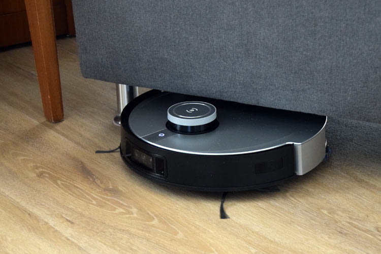 ECOVACS Deebot X1 Omni reinigt sogar unter Möbeln zuverlässig ECOVACS Deebot X1 Omni reinigt sogar unter Möbeln zuverlässig