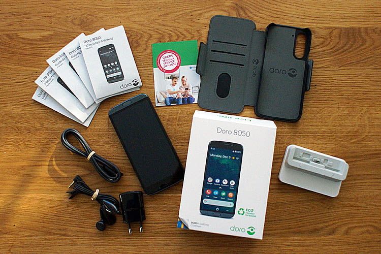 Im Lieferumfang sind hier praktische Extras wie eine Tischladestation und ein Etui enthalten Im Lieferumfang sind hier praktische Extras wie eine Tischladestation und ein Etui enthalten