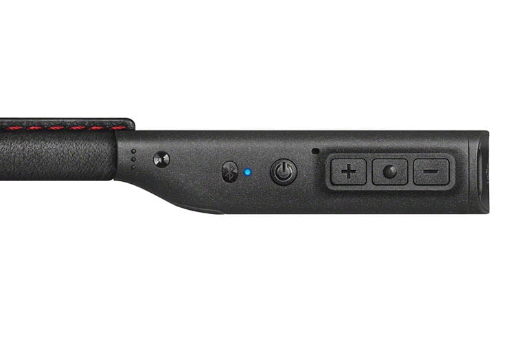Die Bedientasten sind im Nackenbügel des Sennheiser M2 MOMENTUM In-Ear-Kopfhörer integriert Die Bedientasten sind im Nackenbügel des Sennheiser M2 MOMENTUM In-Ear-Kopfhörer integriert