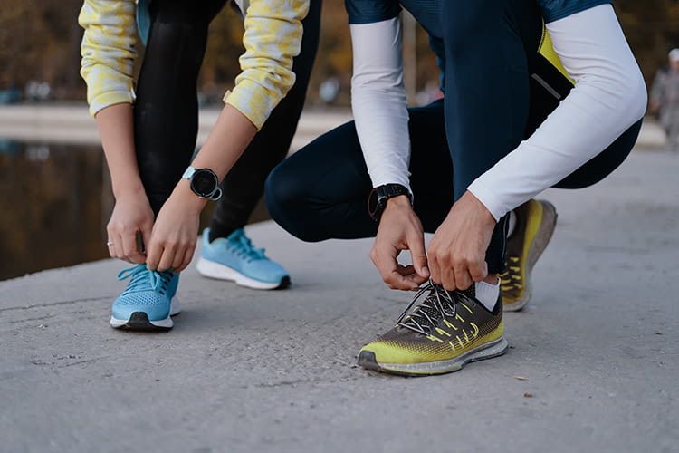 Nie mehr Schuhe binden? Mit smarten Sneakers ist das möglich Nie mehr Schuhe binden? Mit smarten Sneakers ist das möglich