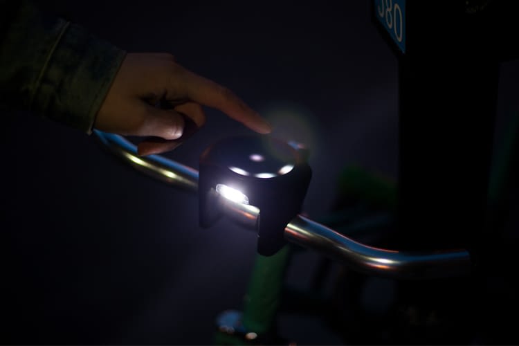 SmartHalo ist Leucht-, Sicherheits- und Navigationssystem für's Fahrrad in einem SmartHalo ist Leucht-, Sicherheits- und Navigationssystem für's Fahrrad in einem