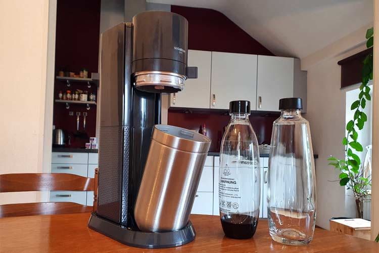 An SodaStream DUO hat uns u.a. die sehr einfache Handhabung begeistert An SodaStream DUO hat uns u.a. die sehr einfache Handhabung begeistert
