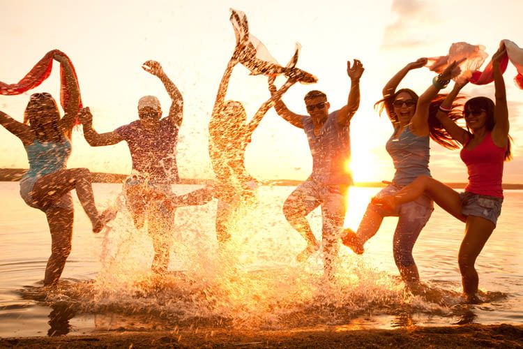 Wer ein paar wichtige Abkühlungsregeln beachtet, kommt gut durch die Hitzeperiode Wer ein paar wichtige Abkühlungsregeln beachtet, kommt gut durch die Hitzeperiode
