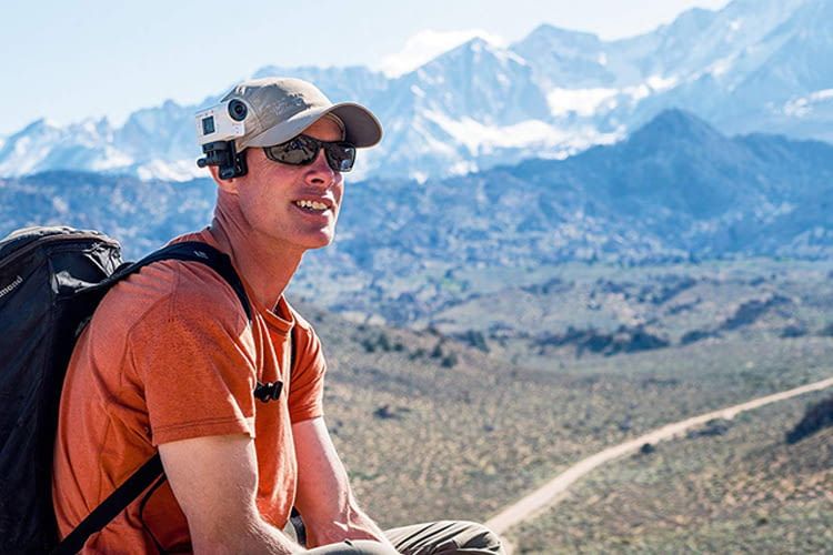 Die kleine Actioncam wiegt kaum mehr als eine Tafel Schokolade Die kleine Actioncam wiegt kaum mehr als eine Tafel Schokolade