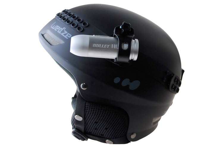 Mit der Bullet HD Kamera hat man beim Filmen die Hände frei Mit der Bullet HD Kamera hat man beim Filmen die Hände frei