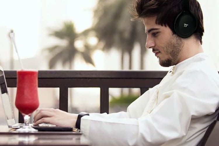 Der TaoTronics TT-BH22 Bluetooth-Kopfhörer lässt sich auch als Headset verwenden Der TaoTronics TT-BH22 Bluetooth-Kopfhörer lässt sich auch als Headset verwenden
