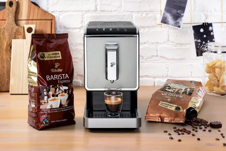 Tchibo bietet auch Sets – inkl. Kaffeebohnen und Milchaufschäumer Tchibo bietet auch Sets – inkl. Kaffeebohnen und Milchaufschäumer