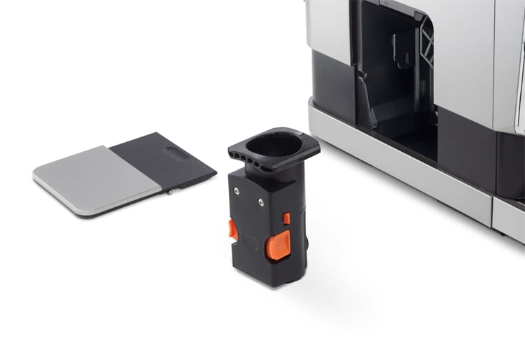 Hygienisch: Die Brühgruppe kann unter warmem Wasser abgespült werden Hygienisch: Die Brühgruppe kann unter warmem Wasser abgespült werden