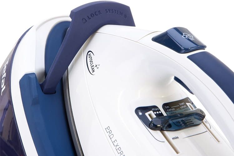 Heizt innnerhalb von 2 Minuten auf und schaltet sich automatisch ab - Tefal Bügelstation Pro Express Turbo Heizt innnerhalb von 2 Minuten auf und schaltet sich automatisch ab - Tefal Bügelstation Pro Express Turbo