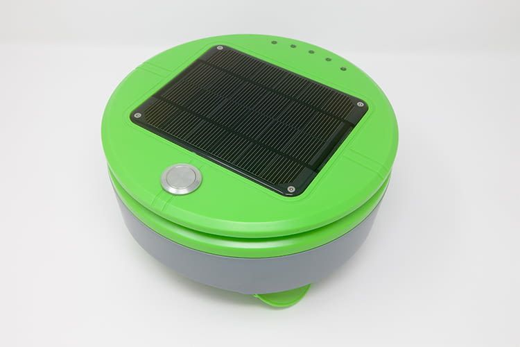 Solarbetrieben und verlässlich arbeitet der Unkrautroboter Solarbetrieben und verlässlich arbeitet der Unkrautroboter