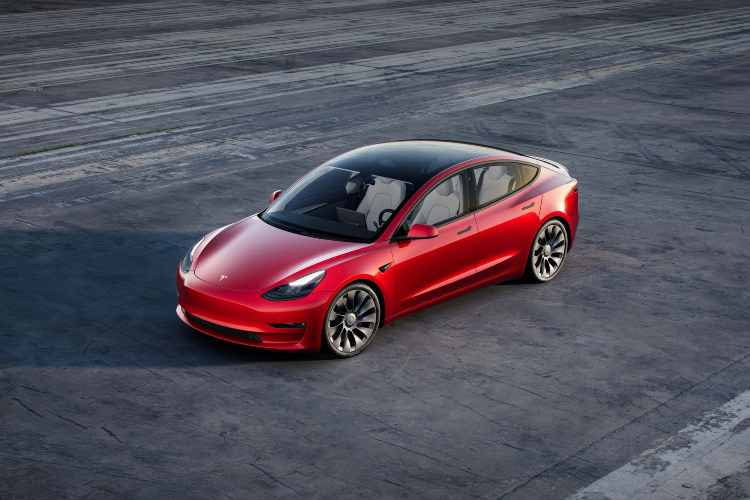 Mit dem Tesla Model 3 lassen sich auch größere Touren problemlos schaffen Mit dem Tesla Model 3 lassen sich auch größere Touren problemlos schaffen