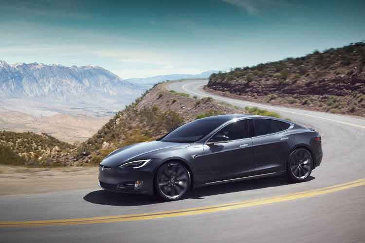 Tesla Model S - Elektropioneer als Underdog der Automobilbranche Tesla Model S - Elektropioneer als Underdog der Automobilbranche