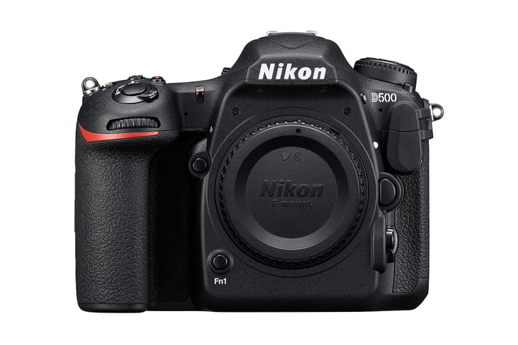 Nikon D500 bietet TTL-Belichtungsmessung mit RGB-Sensor mit ca. 180.000 Pixeln Nikon D500 bietet TTL-Belichtungsmessung mit RGB-Sensor mit ca. 180.000 Pixeln