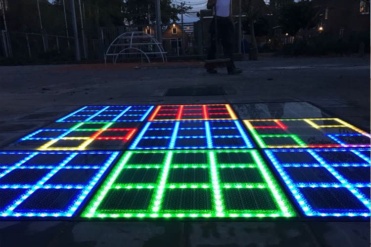 Die LED-Lampen des The Gamer leuchten auch tagsüber hell genug zum Spielen Die LED-Lampen des The Gamer leuchten auch tagsüber hell genug zum Spielen