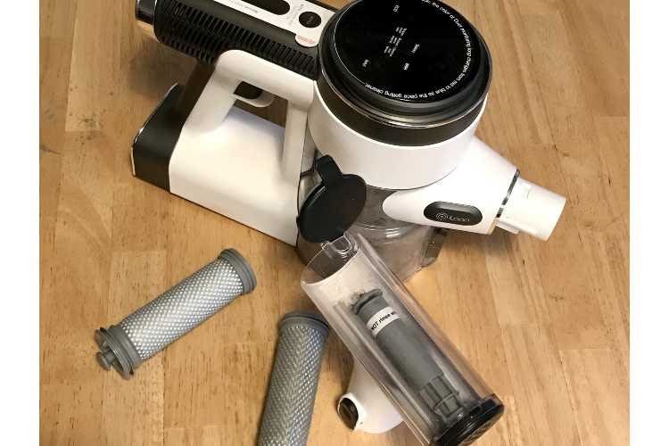 Für die Reinigung der Filter bietet der Akkustaubsauger einen extra Aufsatz Für die Reinigung der Filter bietet der Akkustaubsauger einen extra Aufsatz