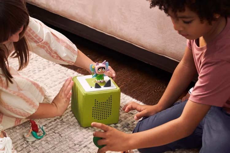 Die Toniebox gibt es in verschiedenen Farben mit hunderten dazu passenden Figuren Die Toniebox gibt es in verschiedenen Farben mit hunderten dazu passenden Figuren