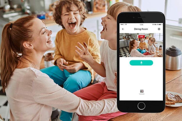 Per Live-Stream und Zwei-Wege Audio sind KC100 Besitzer nicht nur dabei, sondern mitten im Geschehen Per Live-Stream und Zwei-Wege Audio sind KC100 Besitzer nicht nur dabei, sondern mitten im Geschehen