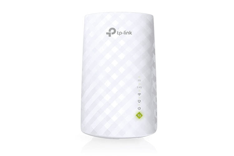 Die Installation erfolgt ganz einfach über den WPS-Knopf unten am TP-Link RE200 WLAN-Repeater Die Installation erfolgt ganz einfach über den WPS-Knopf unten am TP-Link RE200 WLAN-Repeater