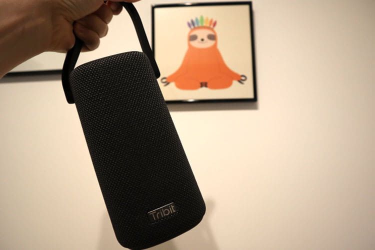 Die Schlaufe von StormBox Pro erleichtert den Transport Die Schlaufe von StormBox Pro erleichtert den Transport