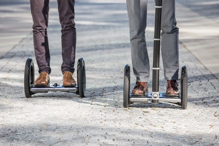 Anfänger können sich mit einer Haltstange zusätzliche Sicherheit verschaffen Anfänger können sich mit einer Haltstange zusätzliche Sicherheit verschaffen