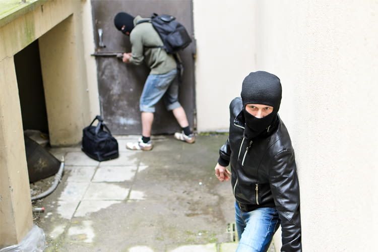 In kriminellen Banden sind zum Teil auch Frauen aktiv In kriminellen Banden sind zum Teil auch Frauen aktiv