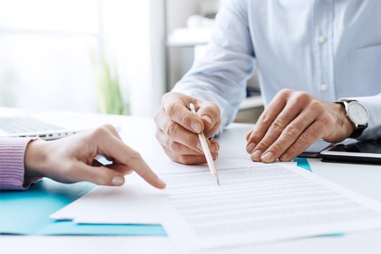 Mit der richtigen Police sind Schäden gleich weniger schlimm Mit der richtigen Police sind Schäden gleich weniger schlimm