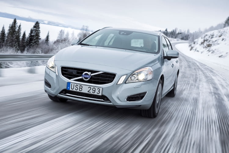 Der Volvo V60 D6 macht auch auf nordischem Eis eine gute Figur Der Volvo V60 D6 macht auch auf nordischem Eis eine gute Figur