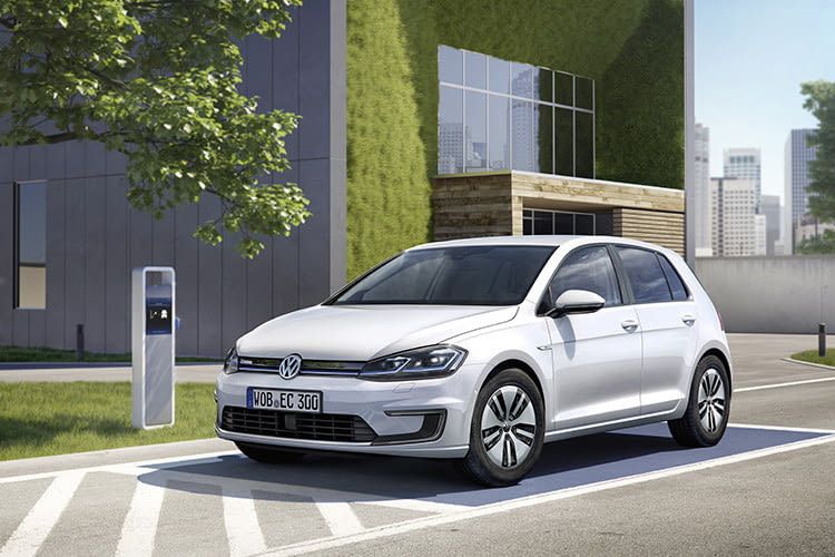 Beim neuen e-Golf-Modell hat der Akku eine Kapazität von 35,8 kWh Beim neuen e-Golf-Modell hat der Akku eine Kapazität von 35,8 kWh