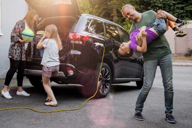 Mit der richtigen Wallbox und einem günstigen Autostromtarif macht das Laden zuhause viel Spaß Mit der richtigen Wallbox und einem günstigen Autostromtarif macht das Laden zuhause viel Spaß