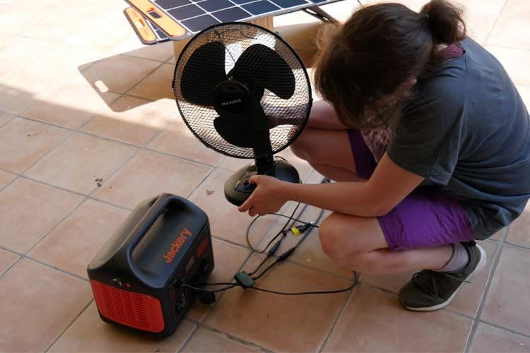 Unser Team hat u.a. einen 40 Watt Ventilator über den Explorer 1000 betrieben Unser Team hat u.a. einen 40 Watt Ventilator über den Explorer 1000 betrieben