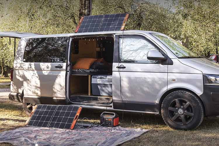 Bei einigen Solargeneratoren sind passende Photovoltaikmodule direkt mit dabei Bei einigen Solargeneratoren sind passende Photovoltaikmodule direkt mit dabei