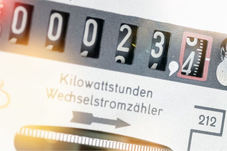 Stromzähler dürfen weder manipuliert, noch der Zugang für Fachpersonal versperrt werden Stromzähler dürfen weder manipuliert, noch der Zugang für Fachpersonal versperrt werden