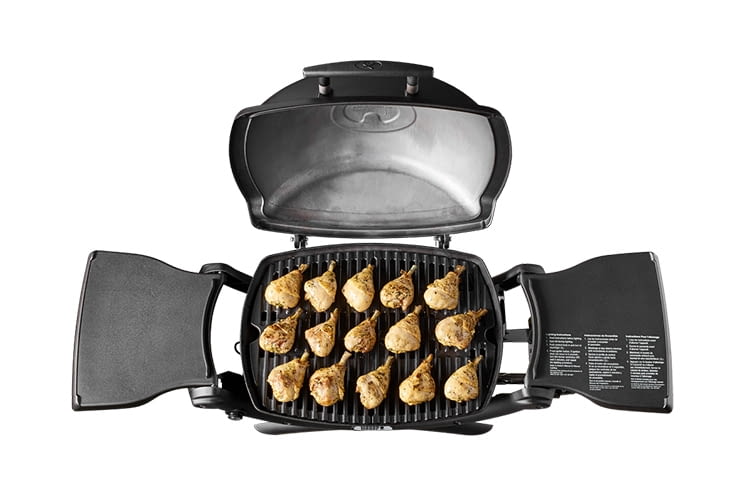 Klein genug für jeden Balkon und groß genug, damit auch die Freunde nicht hungern müssen: der Gasgrill Weber Q 1200 Klein genug für jeden Balkon und groß genug, damit auch die Freunde nicht hungern müssen: der Gasgrill Weber Q 1200