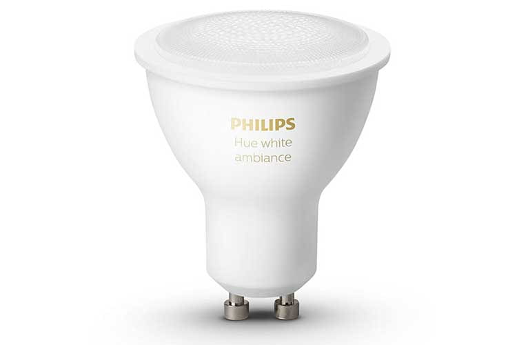 Die Philips Hue White Ambiance LED Leuchte für GU10 Fassungen ist dimmbar und variabel in warmweißen oder kühleren Weißtönen Die Philips Hue White Ambiance LED Leuchte für GU10 Fassungen ist dimmbar und variabel in warmweißen oder kühleren Weißtönen