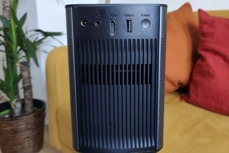 Der XGIMI Halo+ verfügt über alle nötigen Anschlüsse Der XGIMI Halo+ verfügt über alle nötigen Anschlüsse