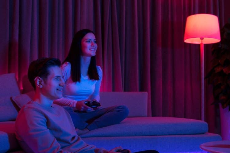 Wer mag, kann sein Zuhause jeden Tag andersfarbig beleuchten Wer mag, kann sein Zuhause jeden Tag andersfarbig beleuchten