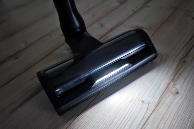 Top Helfer: Das Licht an der Hauptbürste des Samsung Bespoke Top Helfer: Das Licht an der Hauptbürste des Samsung Bespoke